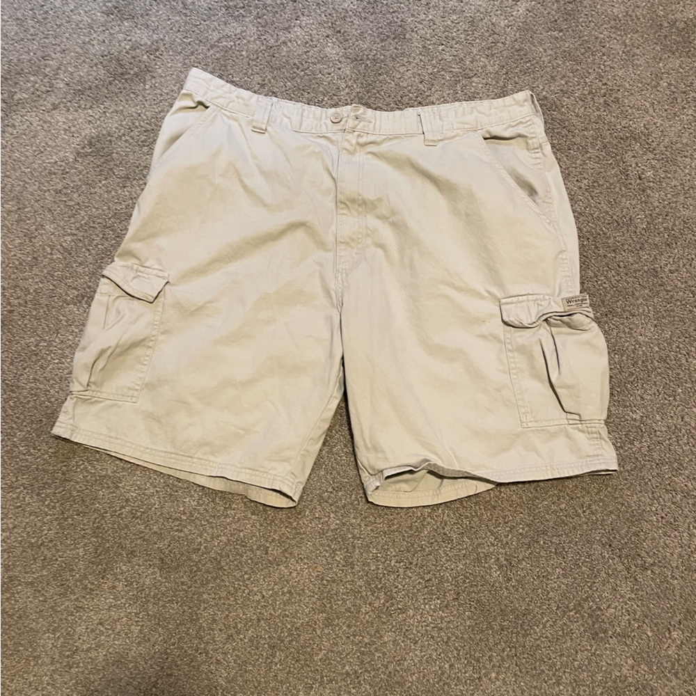 Wrangler Cargo shorts 42